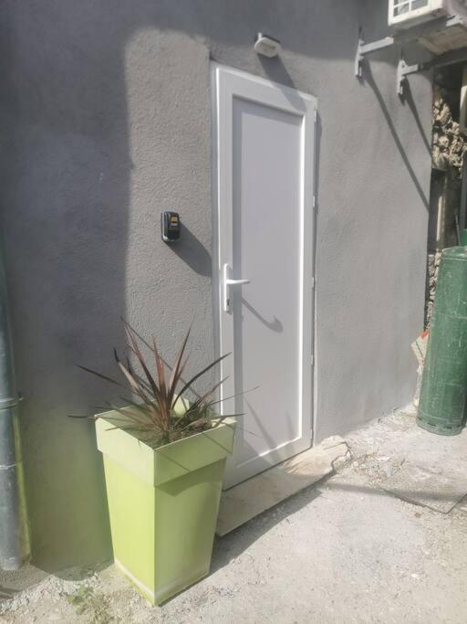 Beau Duplex 2/4 Pers. Avec Terrasse Apartment Vinon sur Verdon Bagian luar foto